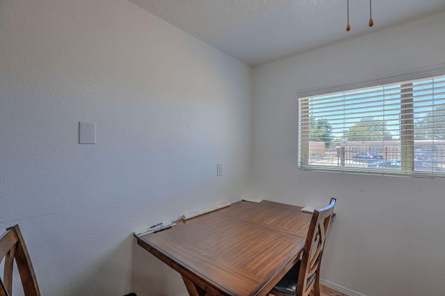 324 62nd Street NW, Albuquerque, NM 87105