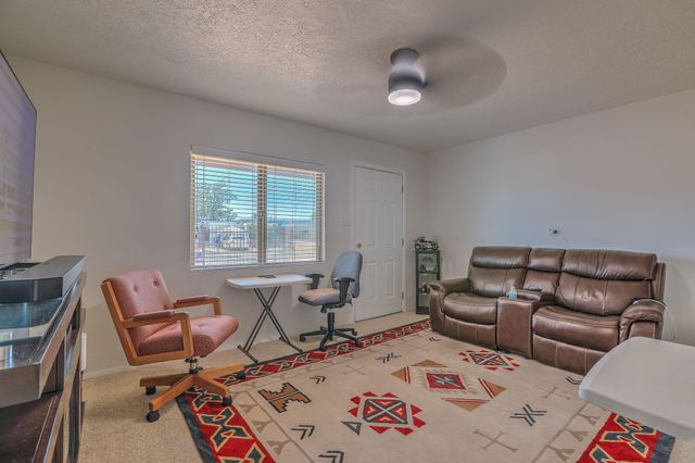 324 62nd Street NW, Albuquerque, NM 87105