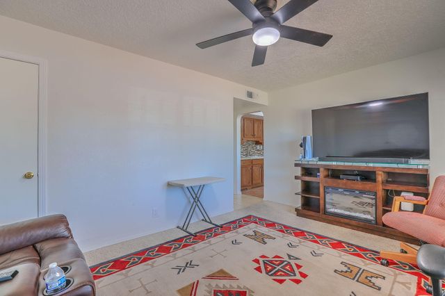 324 62nd Street NW, Albuquerque, NM 87105