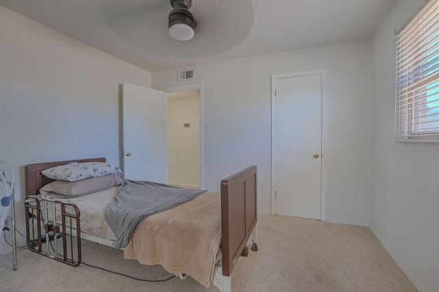 324 62nd Street NW, Albuquerque, NM 87105