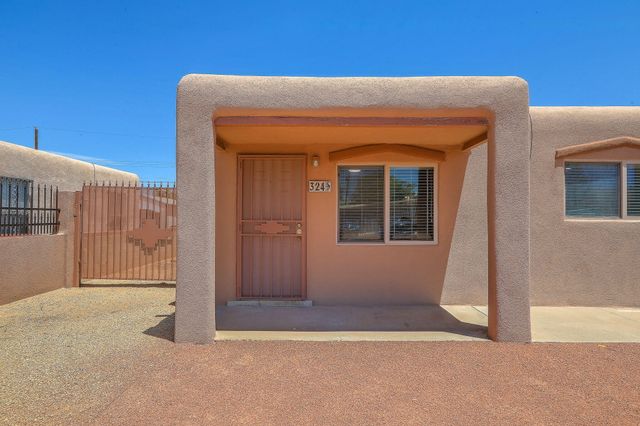 324 62nd Street NW, Albuquerque, NM 87105