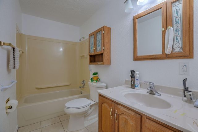 324 62nd Street NW, Albuquerque, NM 87105