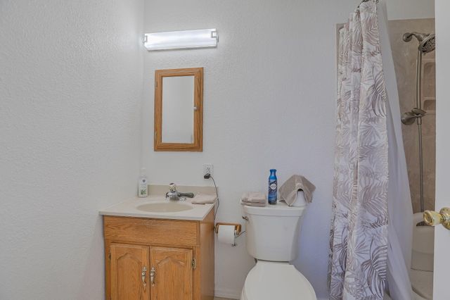 324 62nd Street NW, Albuquerque, NM 87105