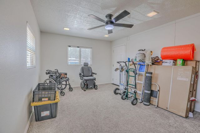 324 62nd Street NW, Albuquerque, NM 87105