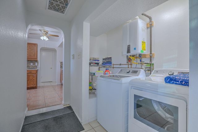 324 62nd Street NW, Albuquerque, NM 87105
