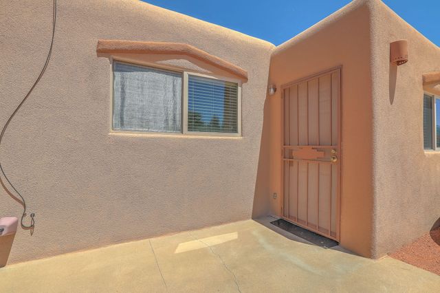 324 62nd Street NW, Albuquerque, NM 87105