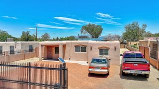 324 62nd Street NW, Albuquerque, NM 87105