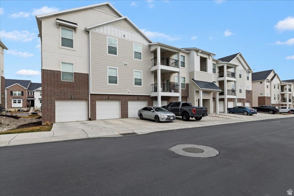 Image 2 of property listing at 4210 W 1850 N #I-202, Lehi, UT 84043