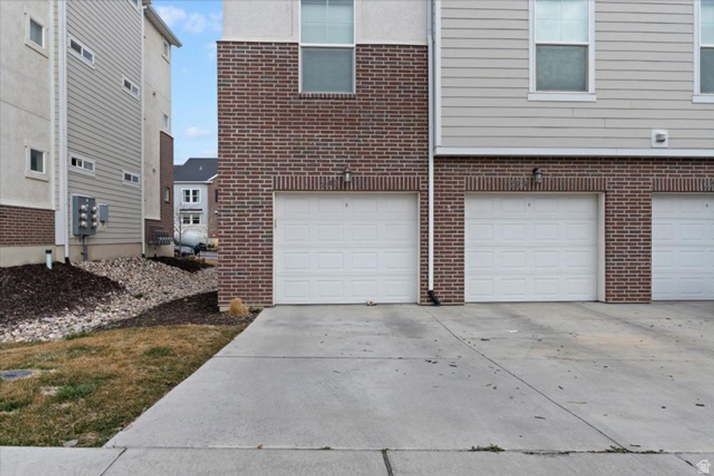 Image 3 of property listing at 4210 W 1850 N #I-202, Lehi, UT 84043