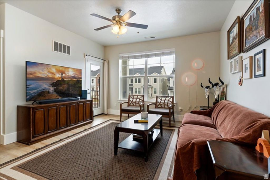 Image 5 of property listing at 4210 W 1850 N #I-202, Lehi, UT 84043