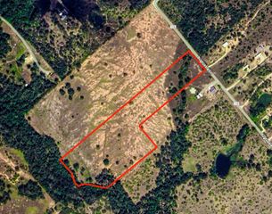 1180 Bugtussle LN, Luling, TX 78648