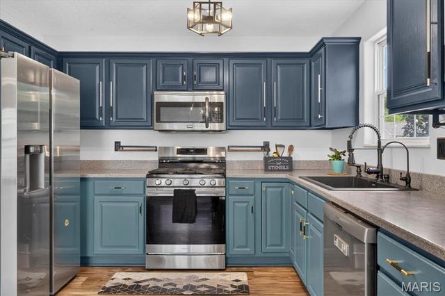 3 Huntington Place Drive, Glen Carbon, IL 62034