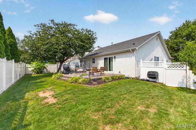 3 Huntington Place Drive, Glen Carbon, IL 62034