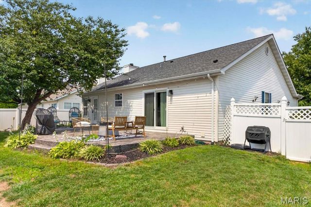 3 Huntington Place Drive, Glen Carbon, IL 62034