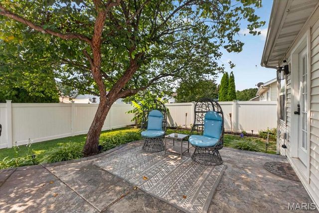 3 Huntington Place Drive, Glen Carbon, IL 62034