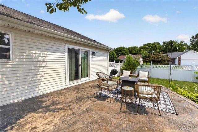 3 Huntington Place Drive, Glen Carbon, IL 62034
