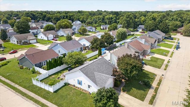 3 Huntington Place Drive, Glen Carbon, IL 62034