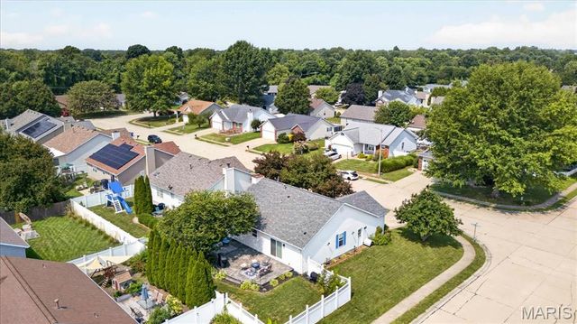 3 Huntington Place Drive, Glen Carbon, IL 62034