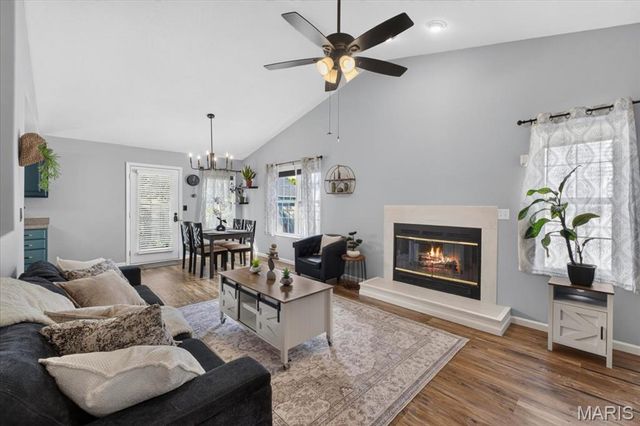 3 Huntington Place Drive, Glen Carbon, IL 62034