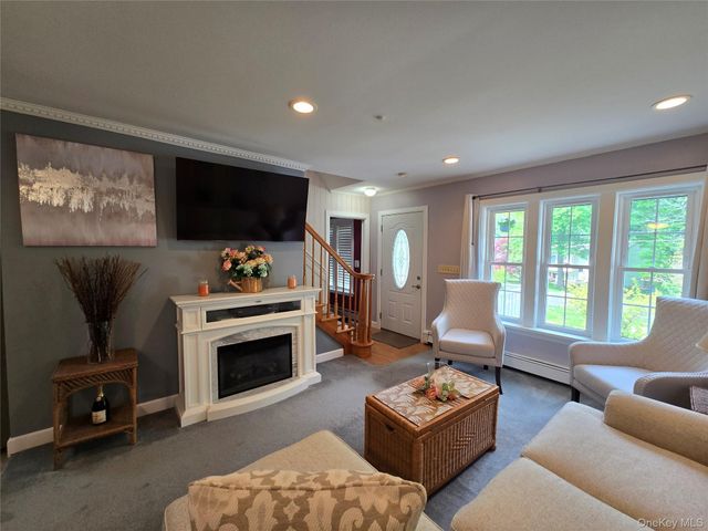 6 May Place, Beacon, NY 12508