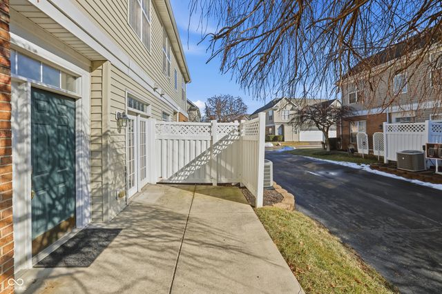 2380 Colfax Lane, Indianapolis, IN 46260