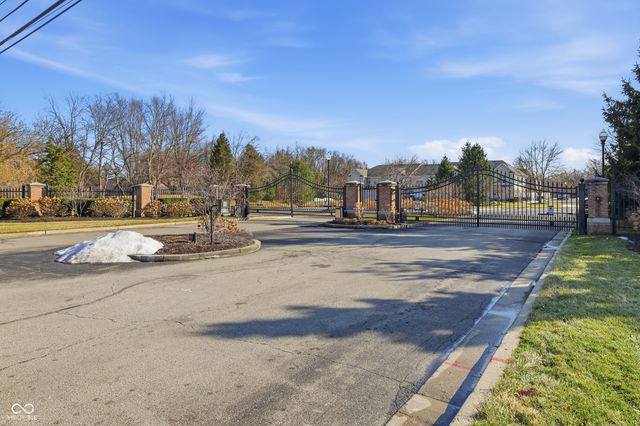 2380 Colfax Lane, Indianapolis, IN 46260