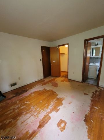 519 Trinity St, Plainfield City, NJ 07063