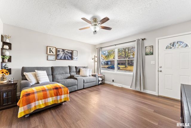 4610 N RIPLEY Street, Davenport, IA 52806