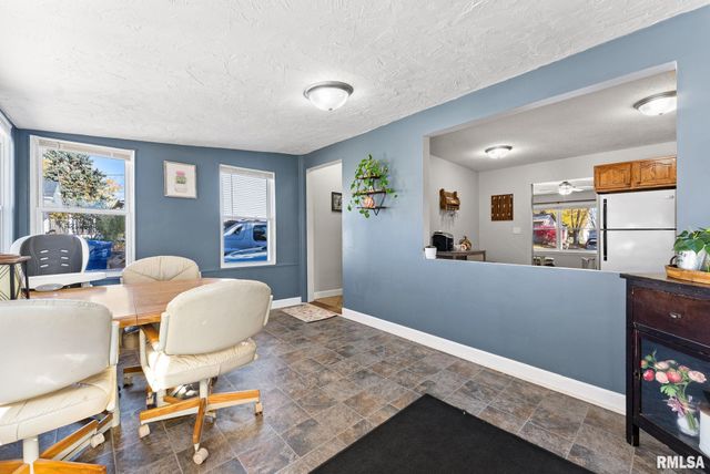 4610 N RIPLEY Street, Davenport, IA 52806