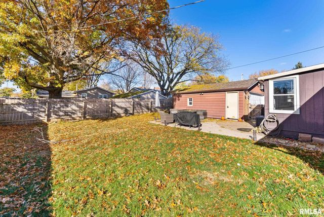 4610 N RIPLEY Street, Davenport, IA 52806