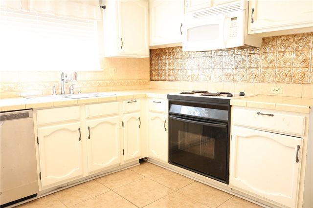 1304 Ebony, Alice, TX 78332