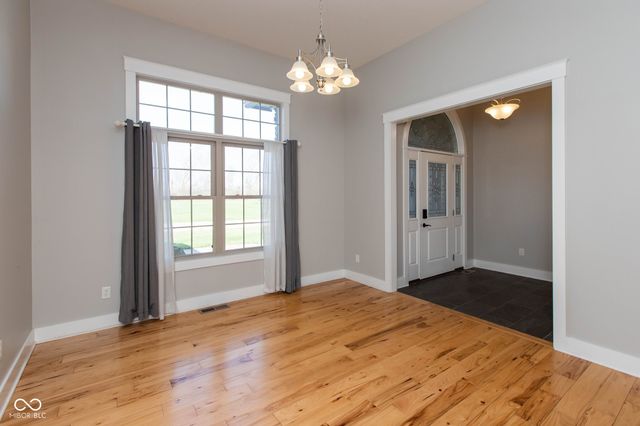 1041 Golden Leaf Drive, Martinsville, IN 46151