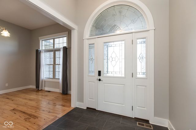 1041 Golden Leaf Drive, Martinsville, IN 46151