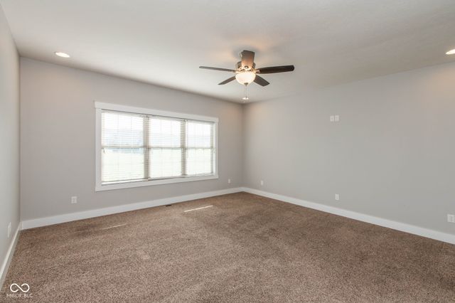 1041 Golden Leaf Drive, Martinsville, IN 46151