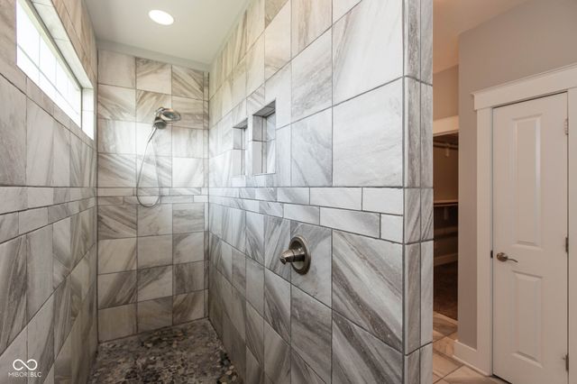 1041 Golden Leaf Drive, Martinsville, IN 46151