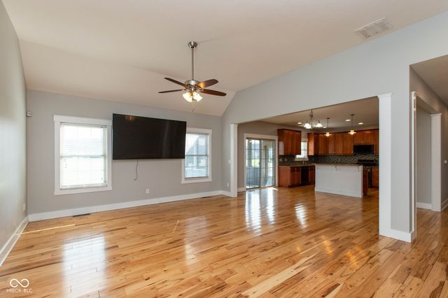 1041 Golden Leaf Drive, Martinsville, IN 46151