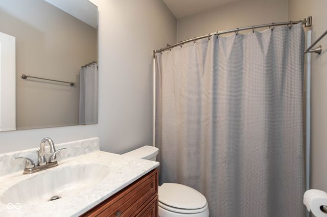 1041 Golden Leaf Drive, Martinsville, IN 46151