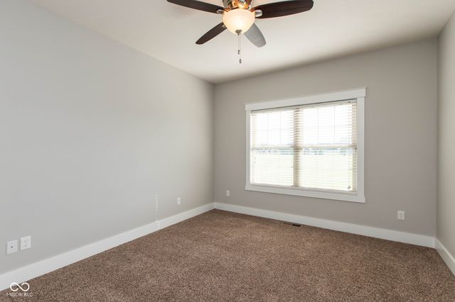 1041 Golden Leaf Drive, Martinsville, IN 46151