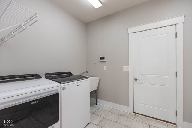 1041 Golden Leaf Drive, Martinsville, IN 46151