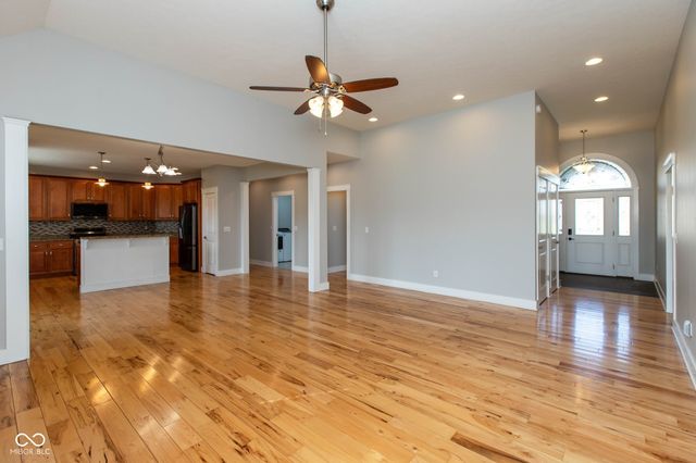 1041 Golden Leaf Drive, Martinsville, IN 46151