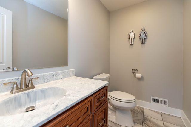 1041 Golden Leaf Drive, Martinsville, IN 46151