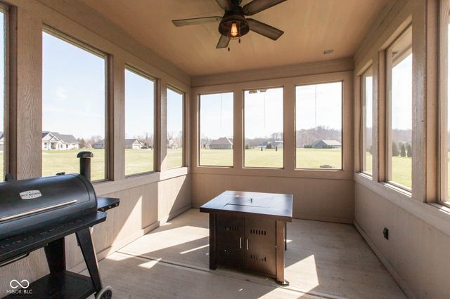 1041 Golden Leaf Drive, Martinsville, IN 46151