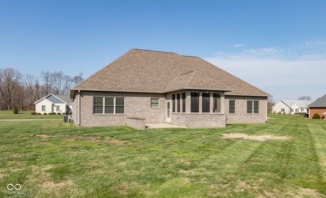 1041 Golden Leaf Drive, Martinsville, IN 46151