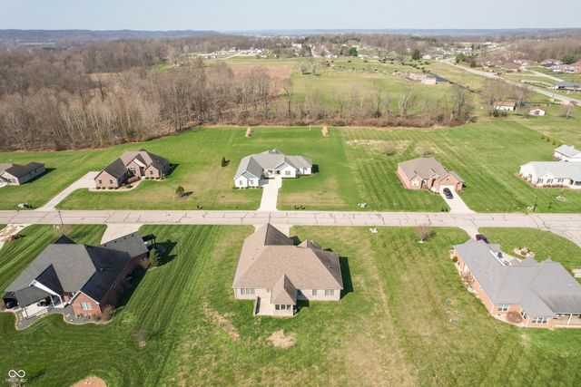 1041 Golden Leaf Drive, Martinsville, IN 46151