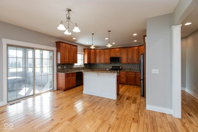 1041 Golden Leaf Drive, Martinsville, IN 46151