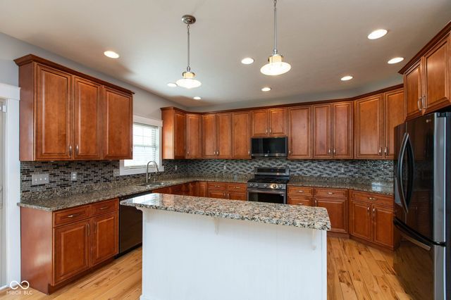 1041 Golden Leaf Drive, Martinsville, IN 46151