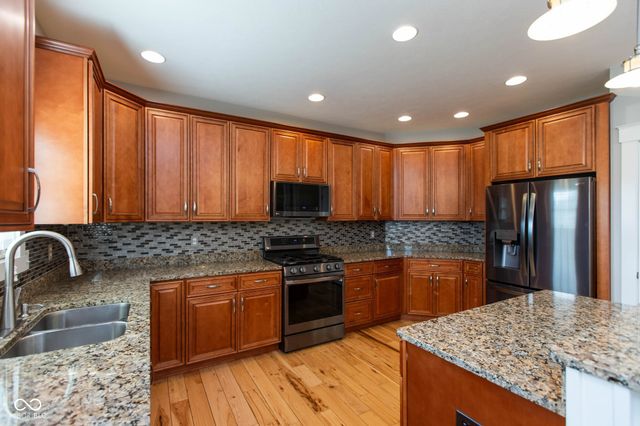 1041 Golden Leaf Drive, Martinsville, IN 46151