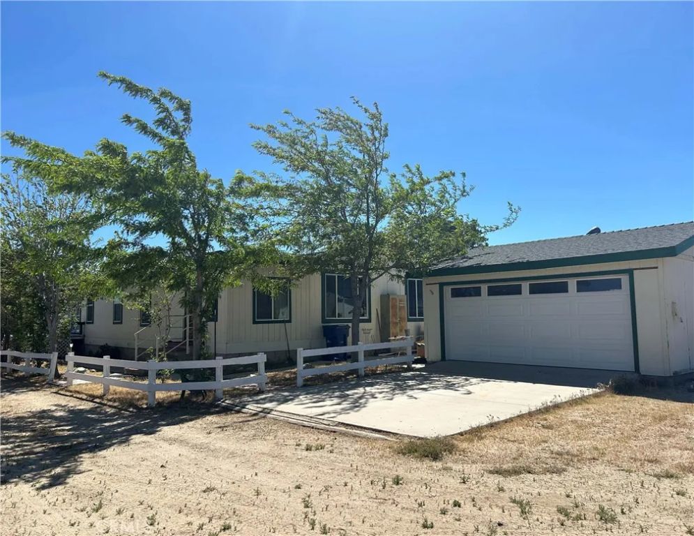 25014 W Avenue C4, Lancaster, CA 93536