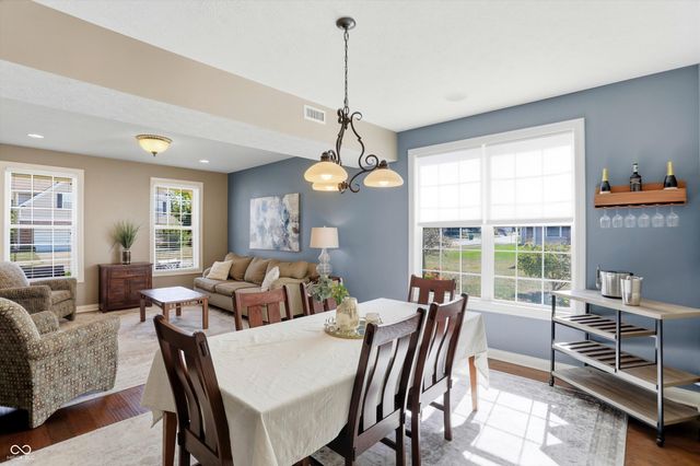 3374 Paisley Pointe, Whitestown, IN 46075