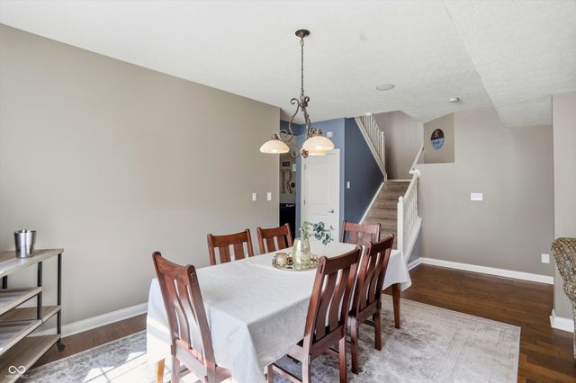 3374 Paisley Pointe, Whitestown, IN 46075